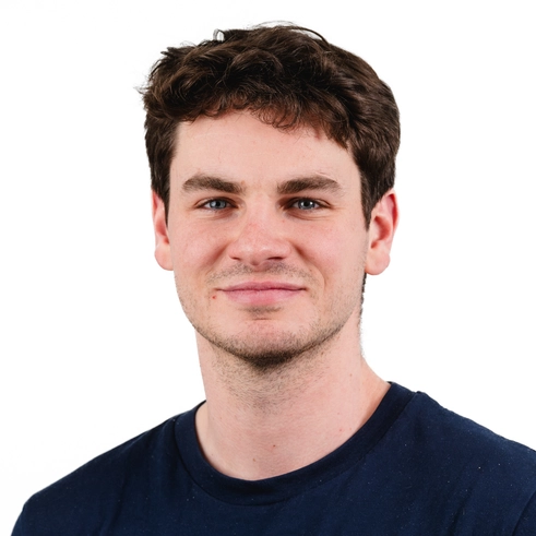 Rental coach Thomas